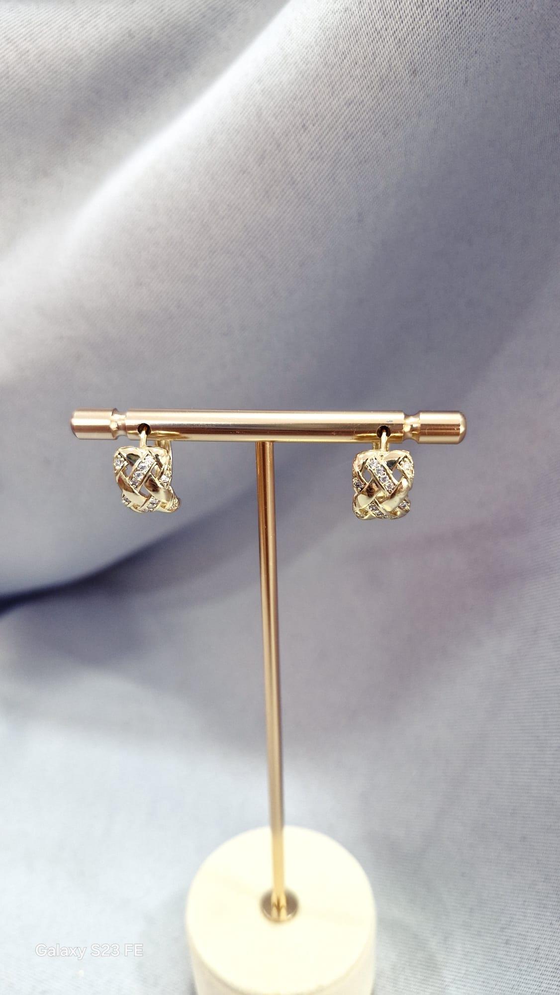 HASIR 14 K.  ZIRKONTAŞLI KÜPE