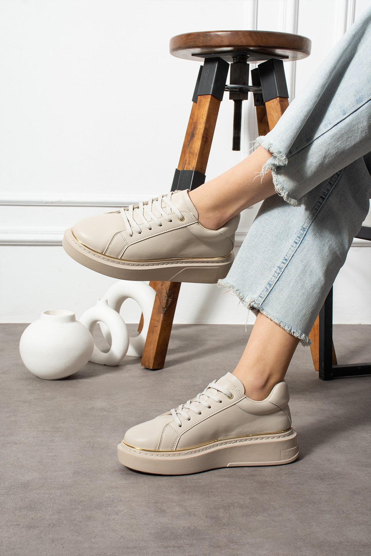 Bej Bağcıklı Şerit Detaylı Kadın Spor Ayakkabı Sneakers