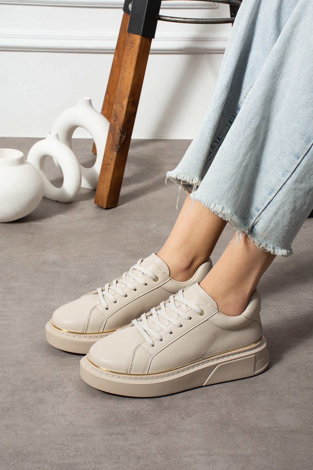 Bej Bağcıklı Şerit Detaylı Kadın Spor Ayakkabı Sneakers