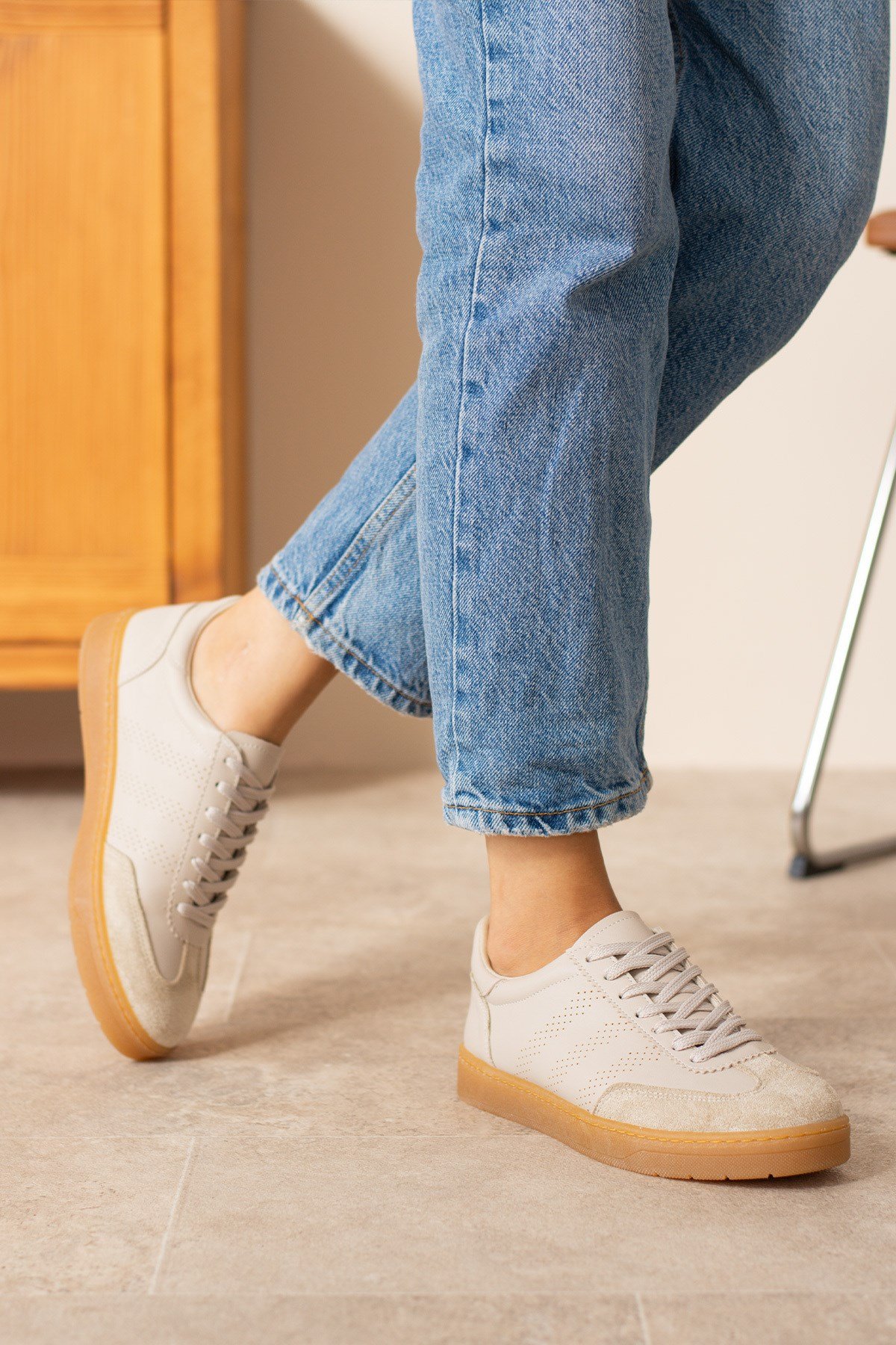 Bej Kadın Logo Detaylı Spor Ayakkabı Kadın Sneakers