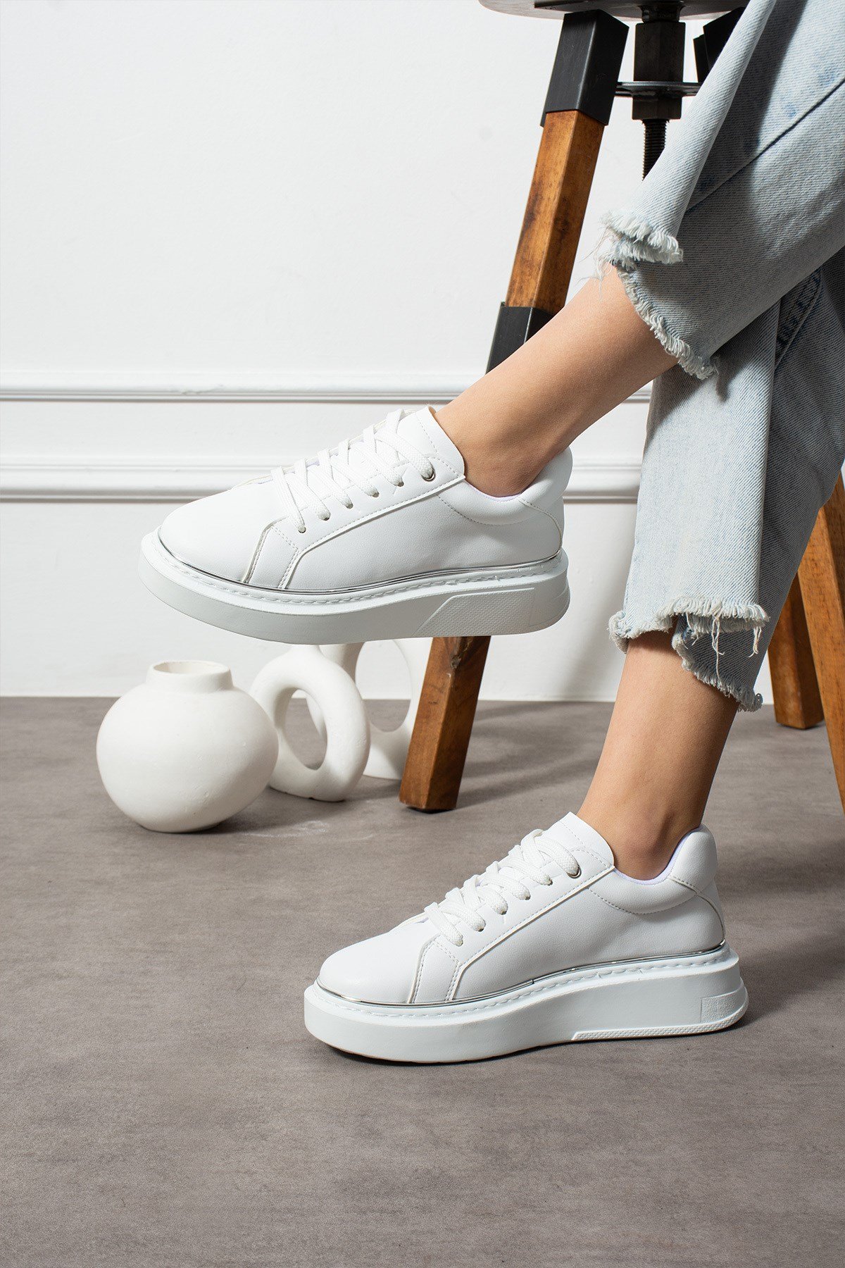 Beyaz Bağcıklı Şerit Detaylı Kadın Spor Ayakkabı Sneakers