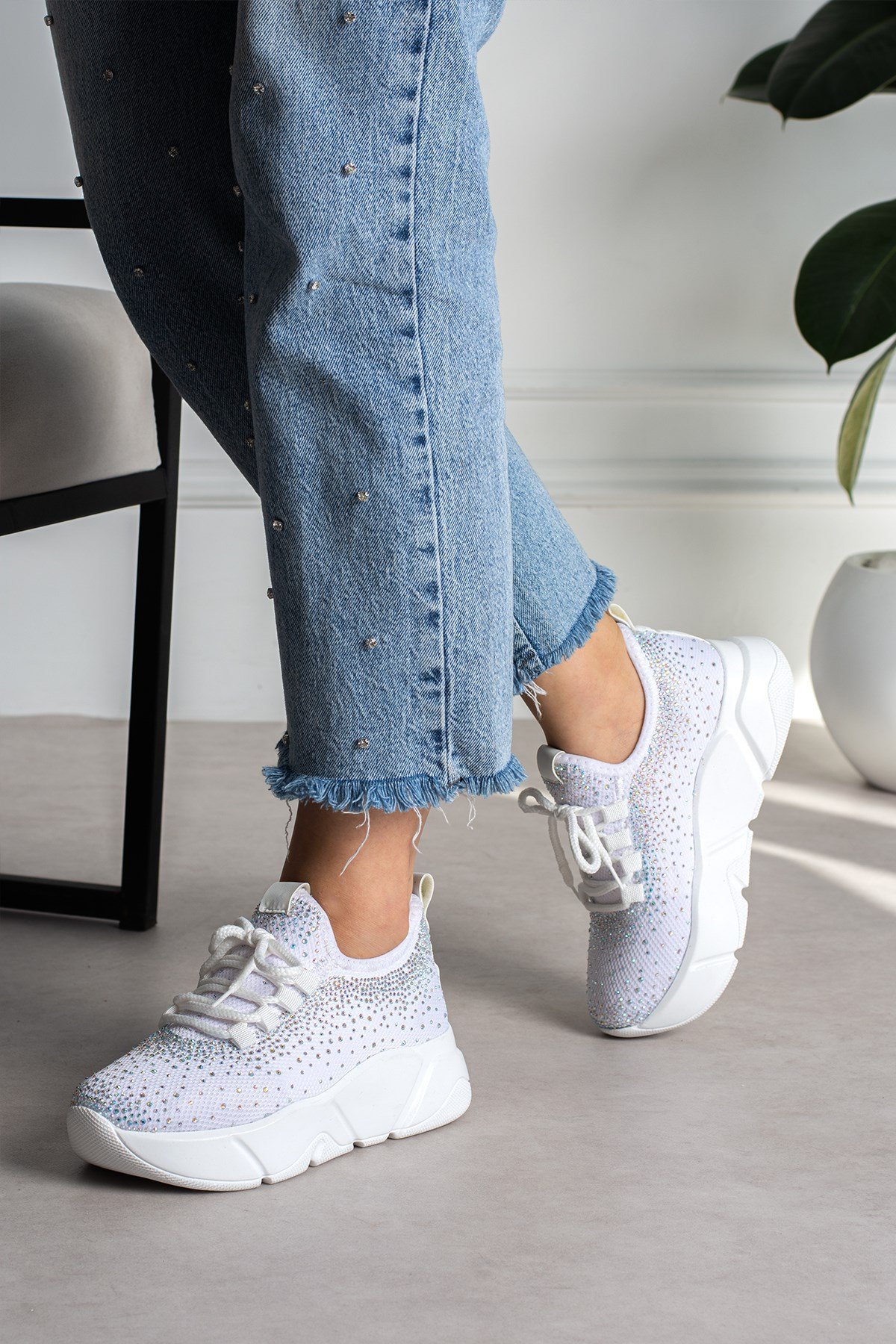 Beyaz Işıltılı Taş Detaylı - Günlük Kadın Sneaker Bağcıklı Triko Esnek Hafif Ve Kalın Spor Ayakkabı