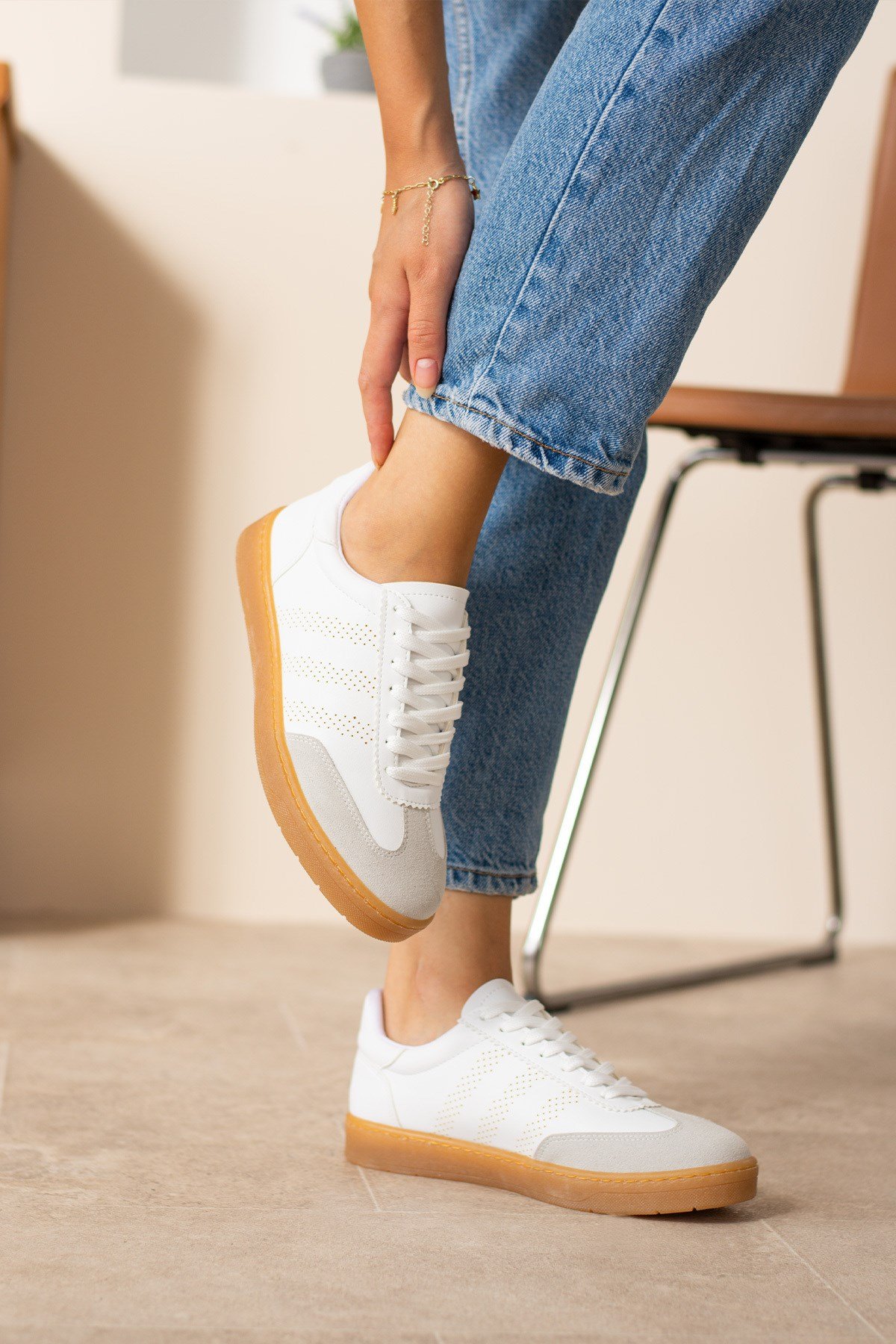 Beyaz Kadın Logo Detaylı Spor Ayakkabı Kadın Sneakers