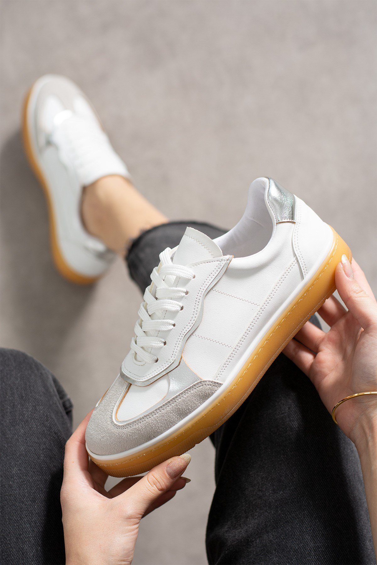Kadın Sneaker Bağcıklı Rahat Parçalı Ortopedik Taban Günlük  Spor Ayakkabı Beyaz