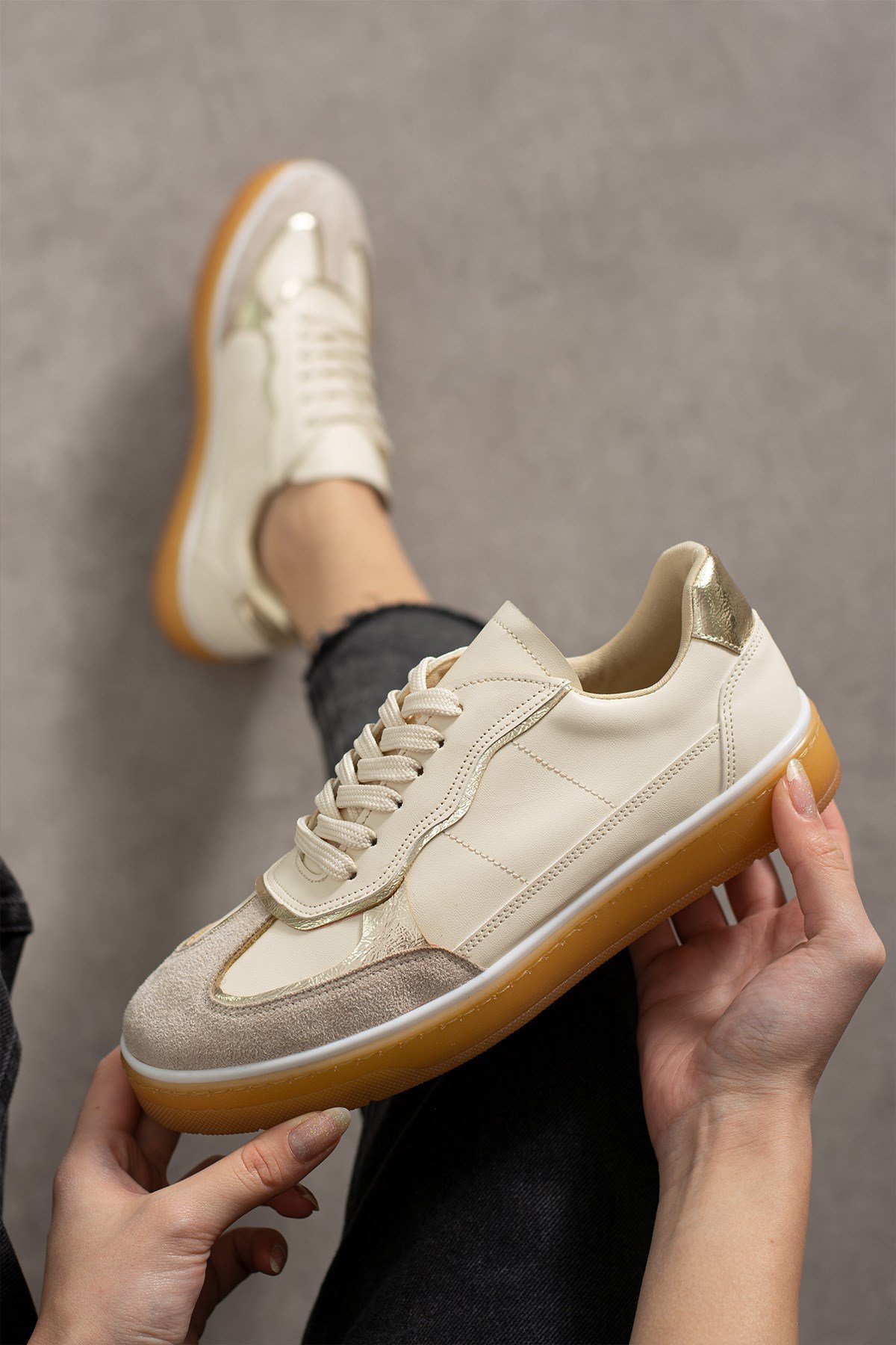 Kadın Sneaker Bağcıklı Rahat Parçalı Ortopedik Taban Günlük  Spor Ayakkabı Bej