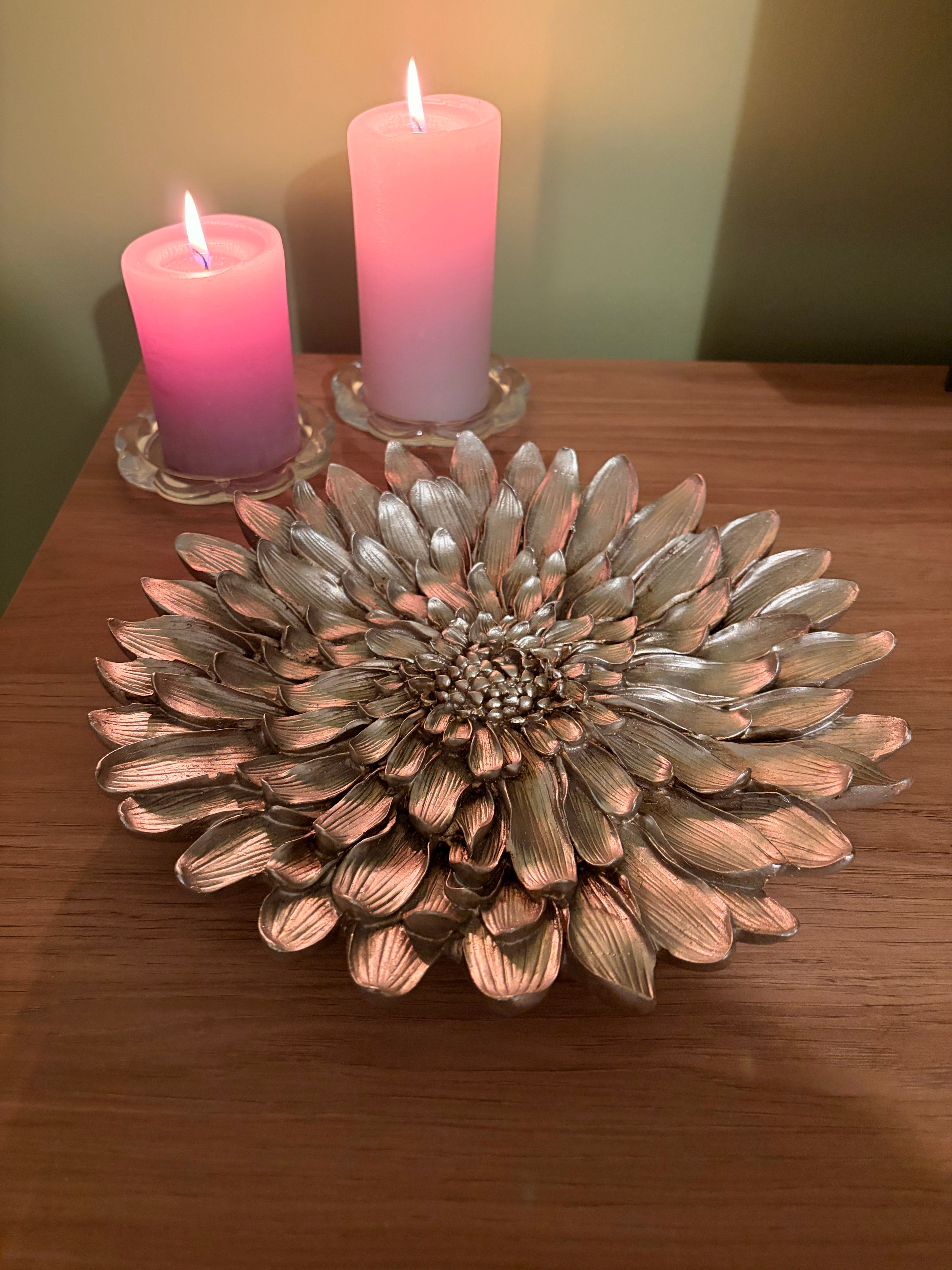 Dekoratif Çiçek Tabak / Duvar Süsü – Eskitme Gümüş / Şampanya (28 cm)   