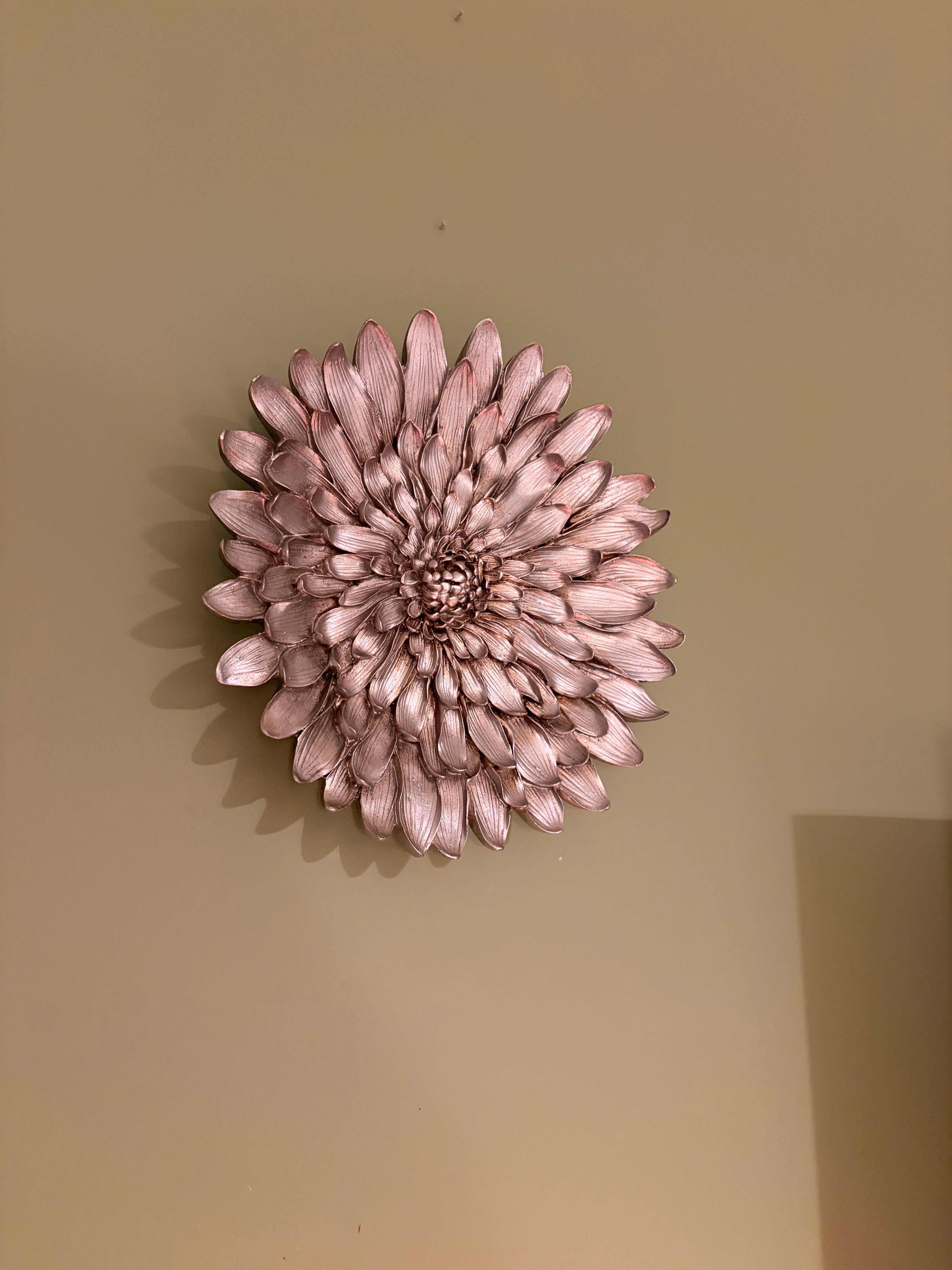 Dekoratif Çiçek Tabak / Duvar Süsü – Eskitme Gümüş / Şampanya (28 cm)   