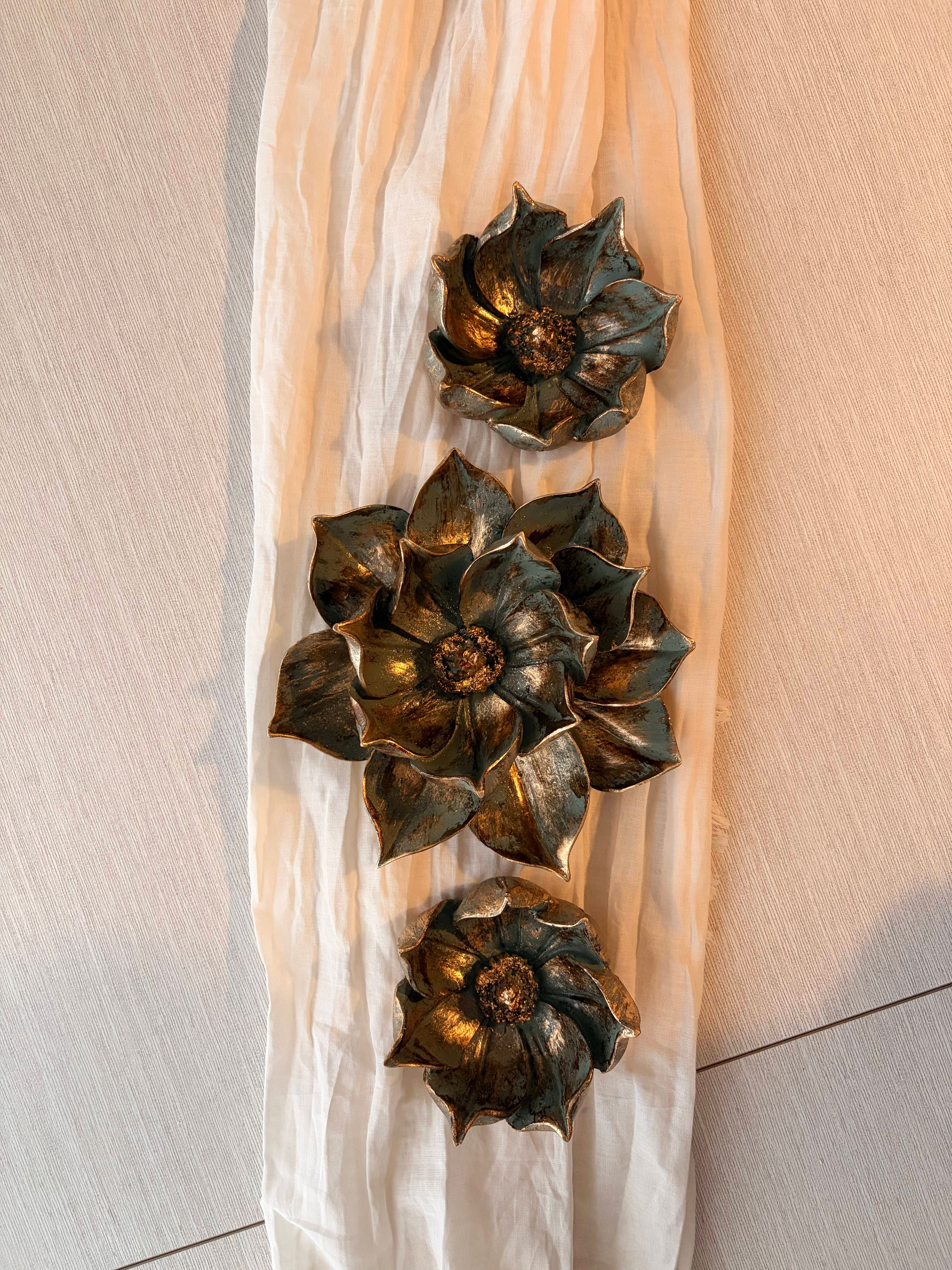 Şık Hediyelik Sehpa Üzeri Lotus Çiçek Seti