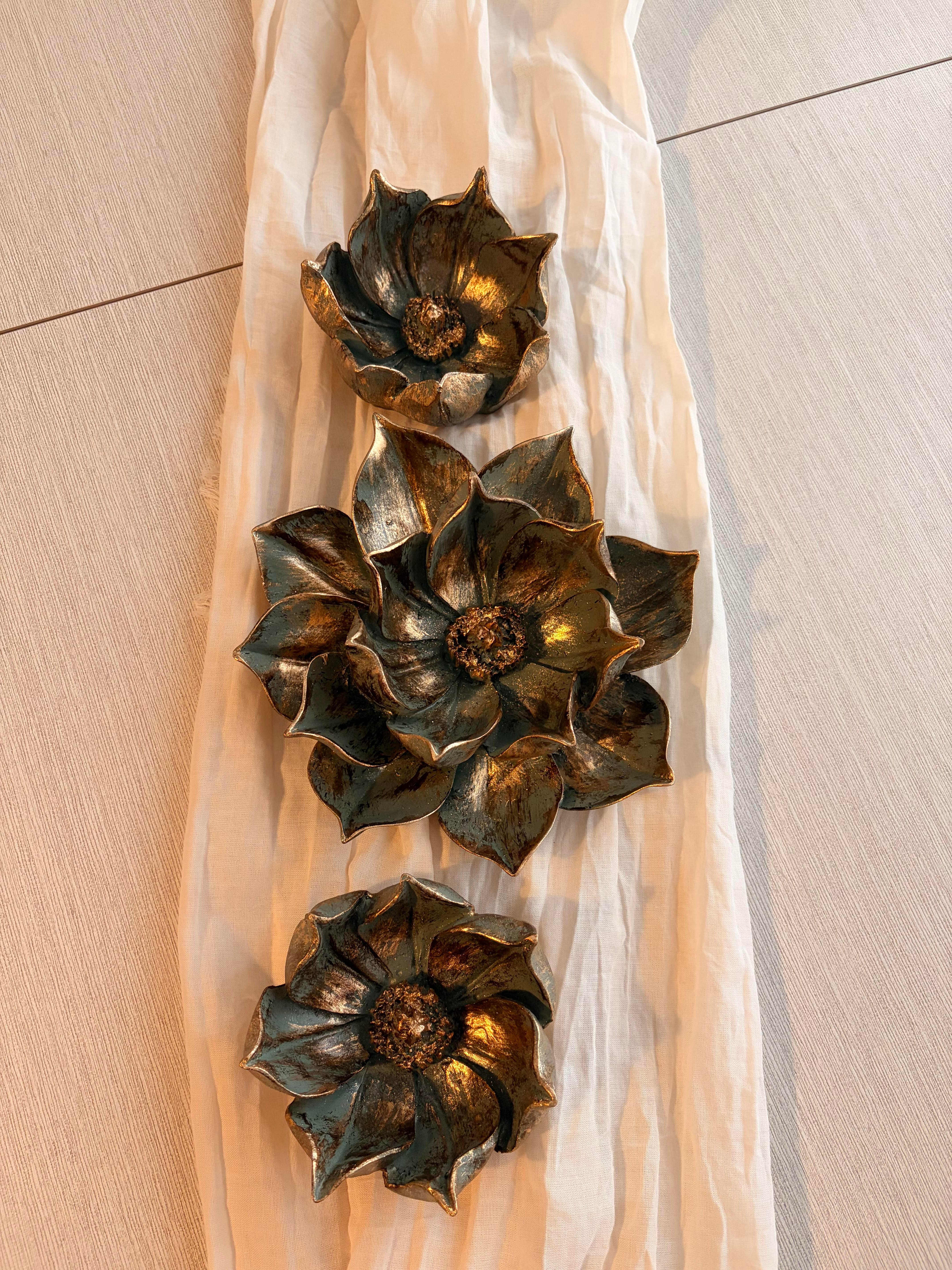 Şık Hediyelik Sehpa Üzeri Lotus Çiçek Seti