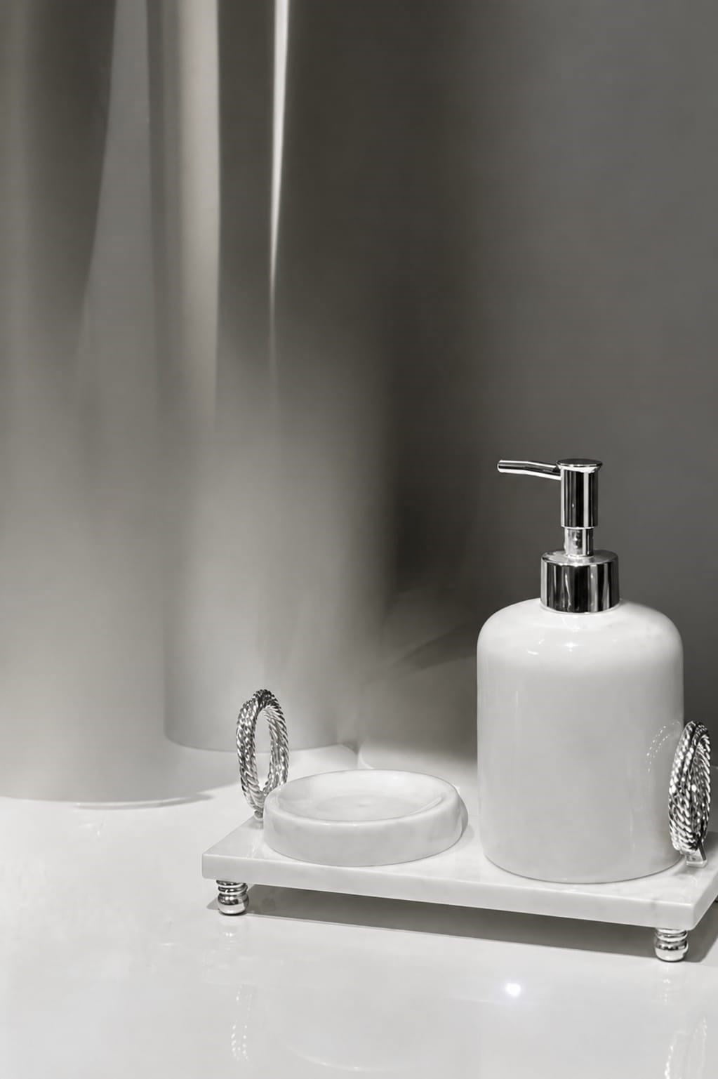 DEKORATİF DOĞAL BEYAZ MERMER 3 PARÇA GÜMÜŞ HALKA DETAYLI BANYO SETİ