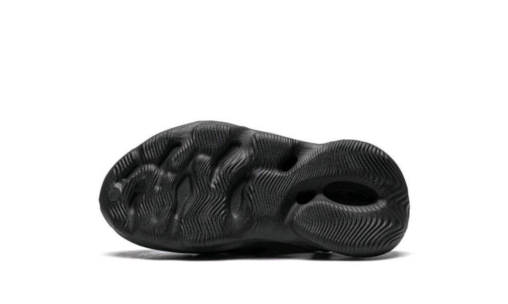 Adidas Yeezy Foam RNR Kids “Onyx” – HP5347