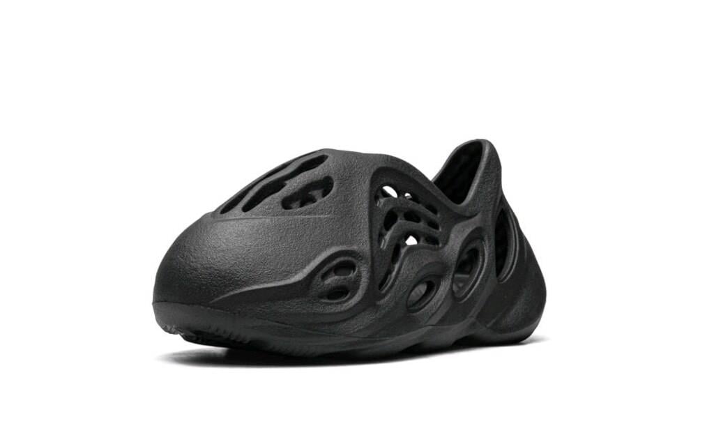Adidas Yeezy Foam RNR Kids “Onyx” – HP5347