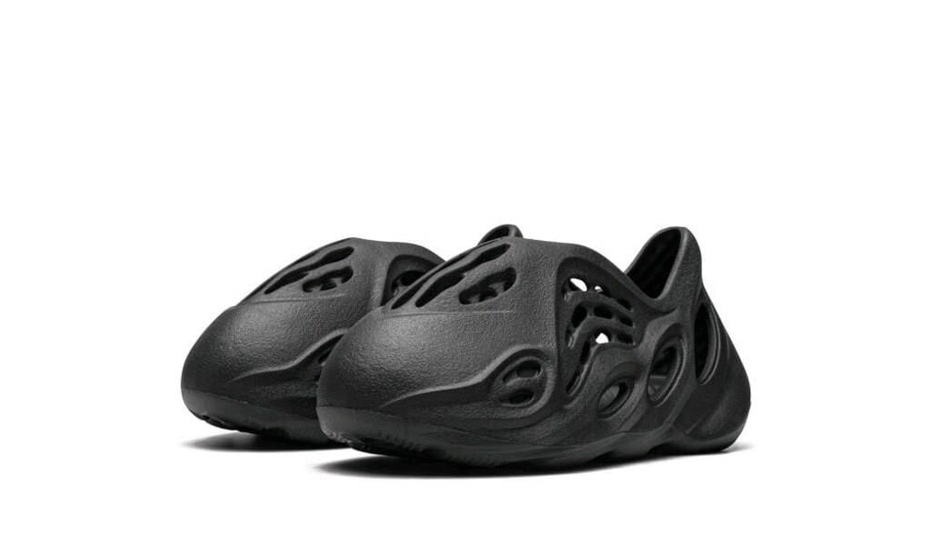 Adidas Yeezy Foam RNR Kids “Onyx” – HP5347