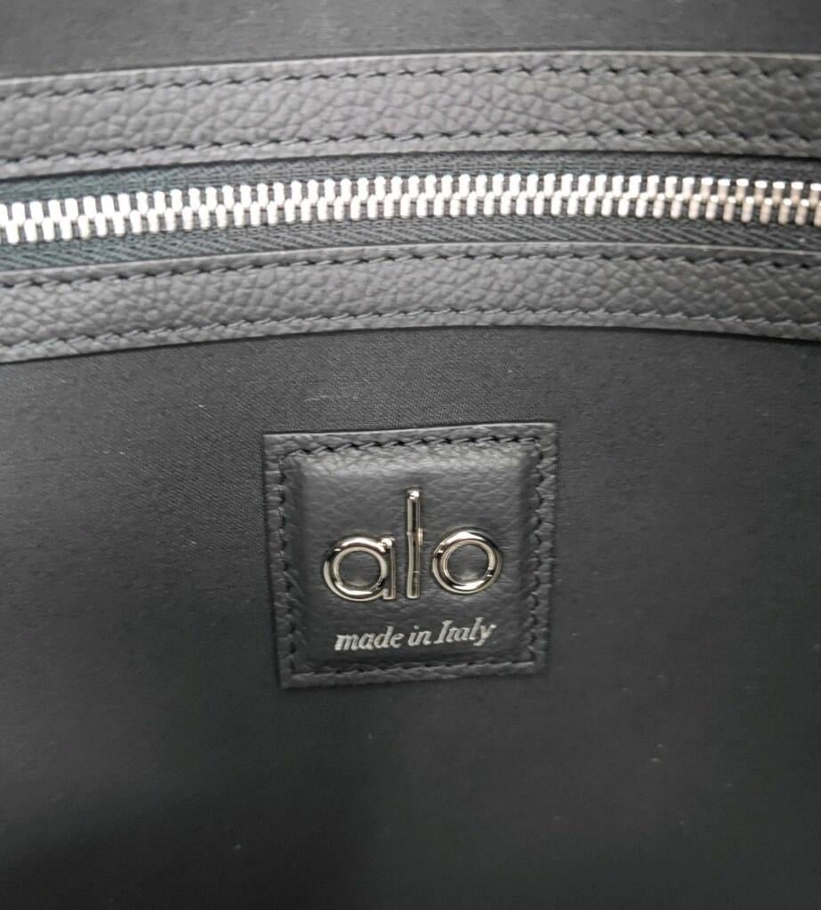 Alo Yoga - Voyage Duffle Bag