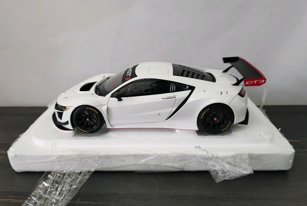 AUTOart Honda NSX GT3 2018 - White - 1:18