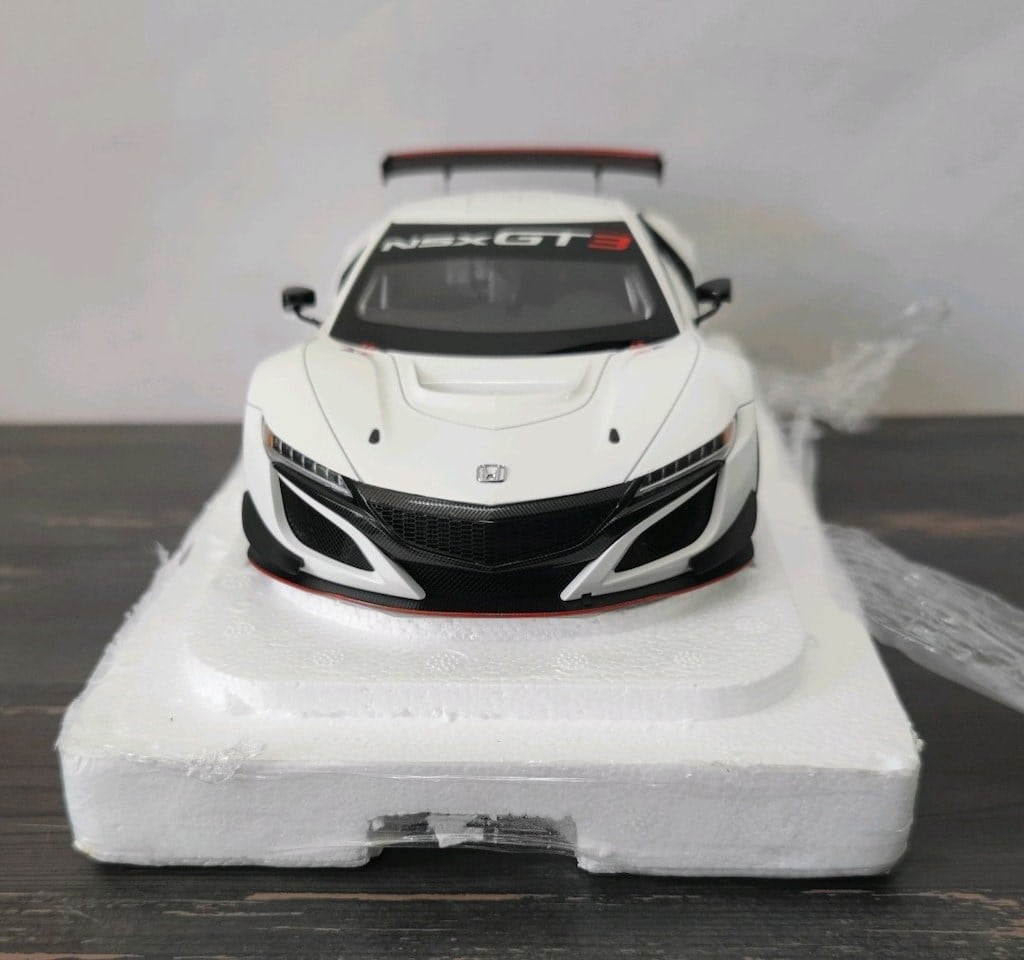 AUTOart Honda NSX GT3 2018 - White - 1:18