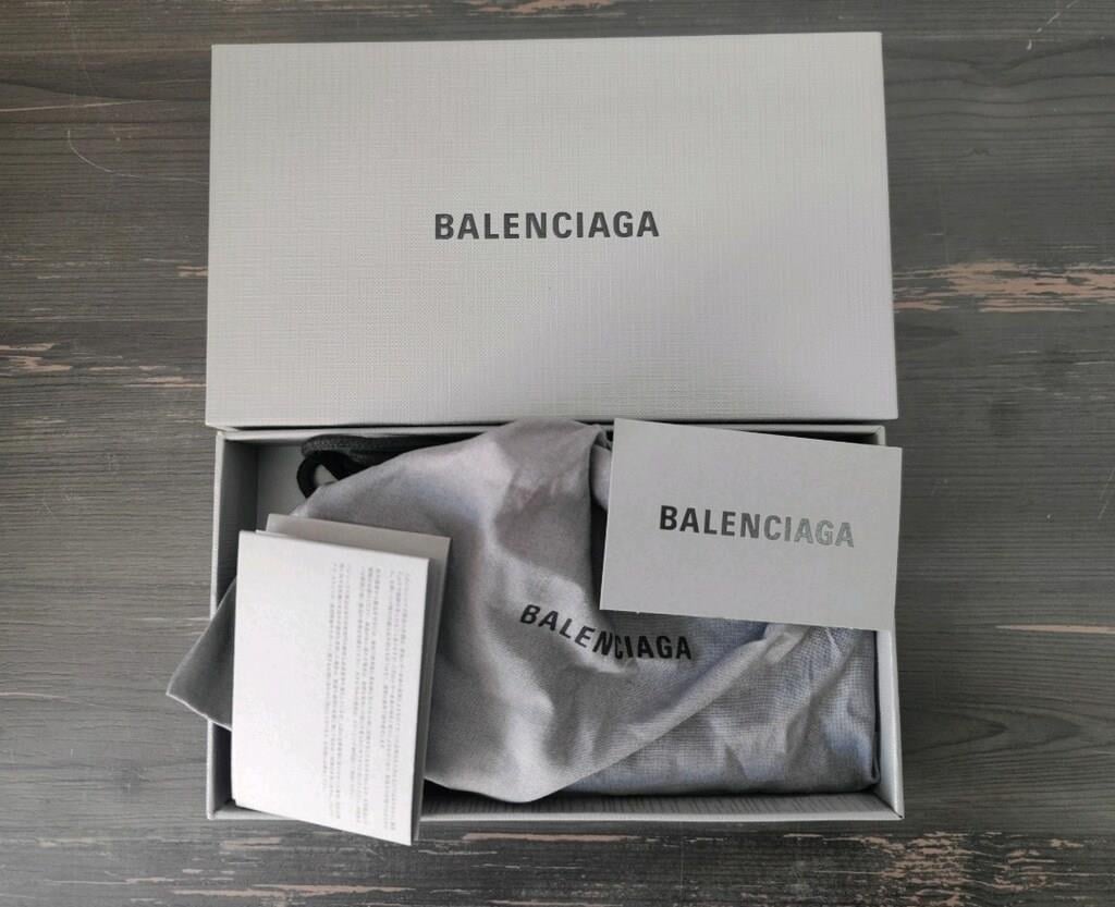 Balenciaga Fermuarlı Kartlık
