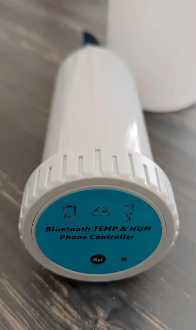 Bluetooth TEMP and HUM Phone Controller