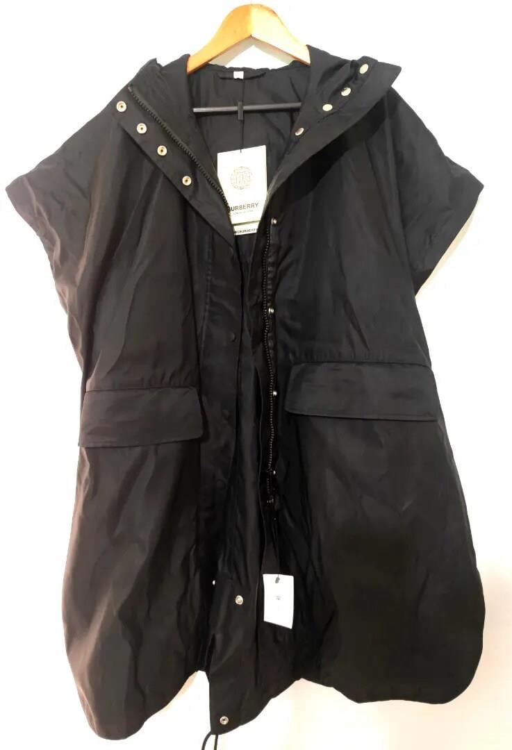 Burberry Iconic Horseferry Hooded Cape - 8038393