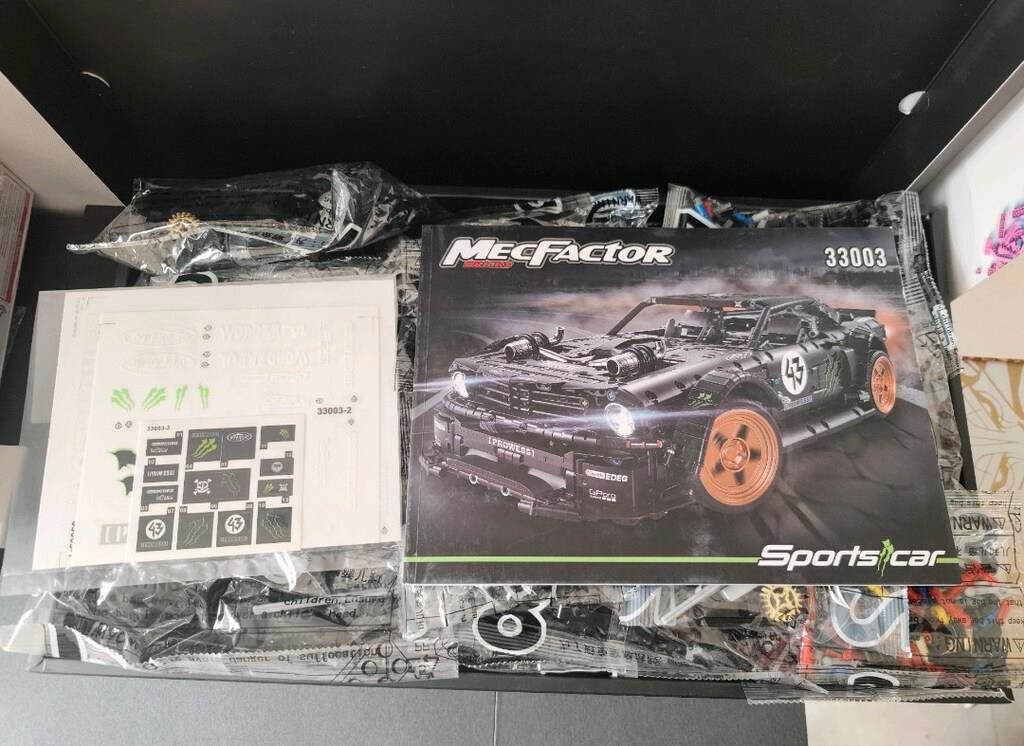 DECOOL 33003 1:8 Ford Mustang Hoonicorn Technic Series
