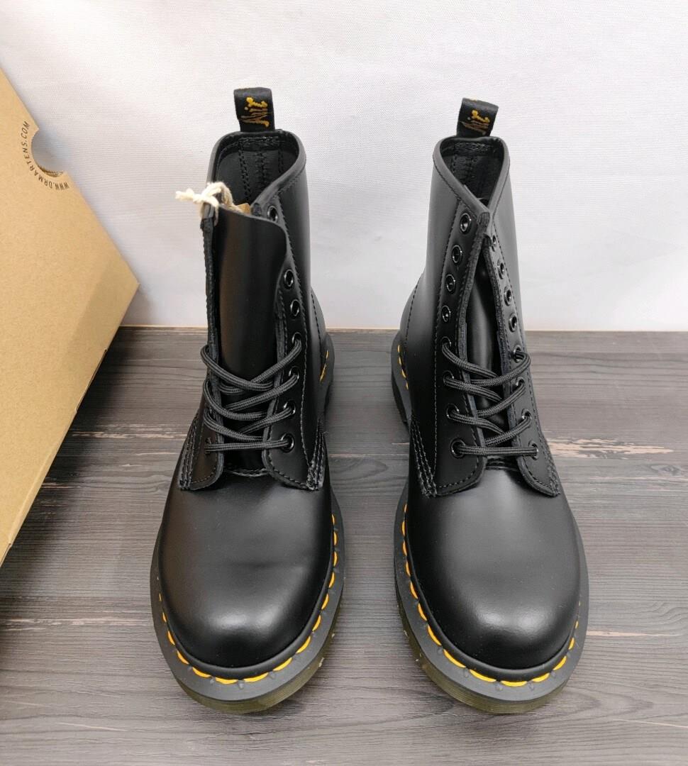 Dr. Martens 1460 Smooth Leather Lace Up Boot Black - 11822006