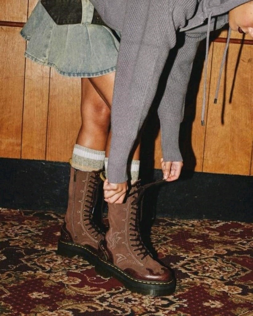 Dr Martens 1b99 Suede Quad in Brown