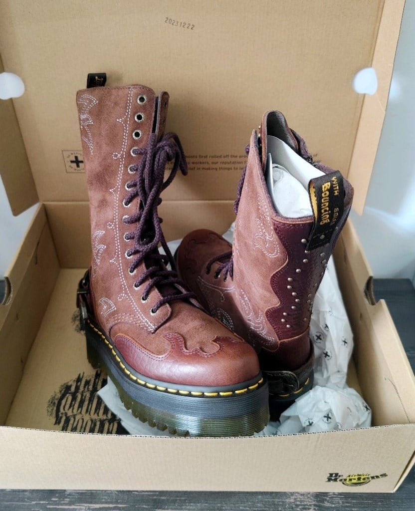 Dr Martens 1b99 Suede Quad in Brown