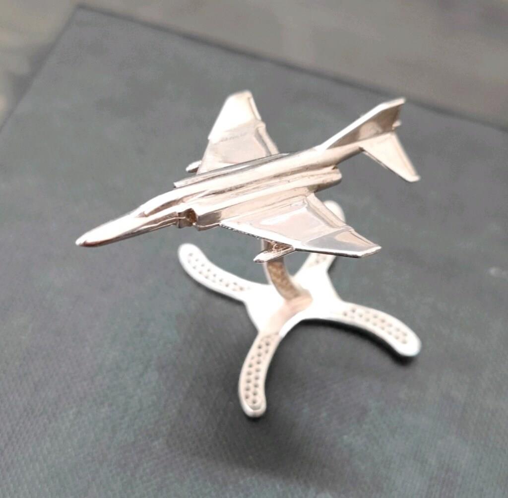 F-4 Gümüş Masa Üstü Biblosu