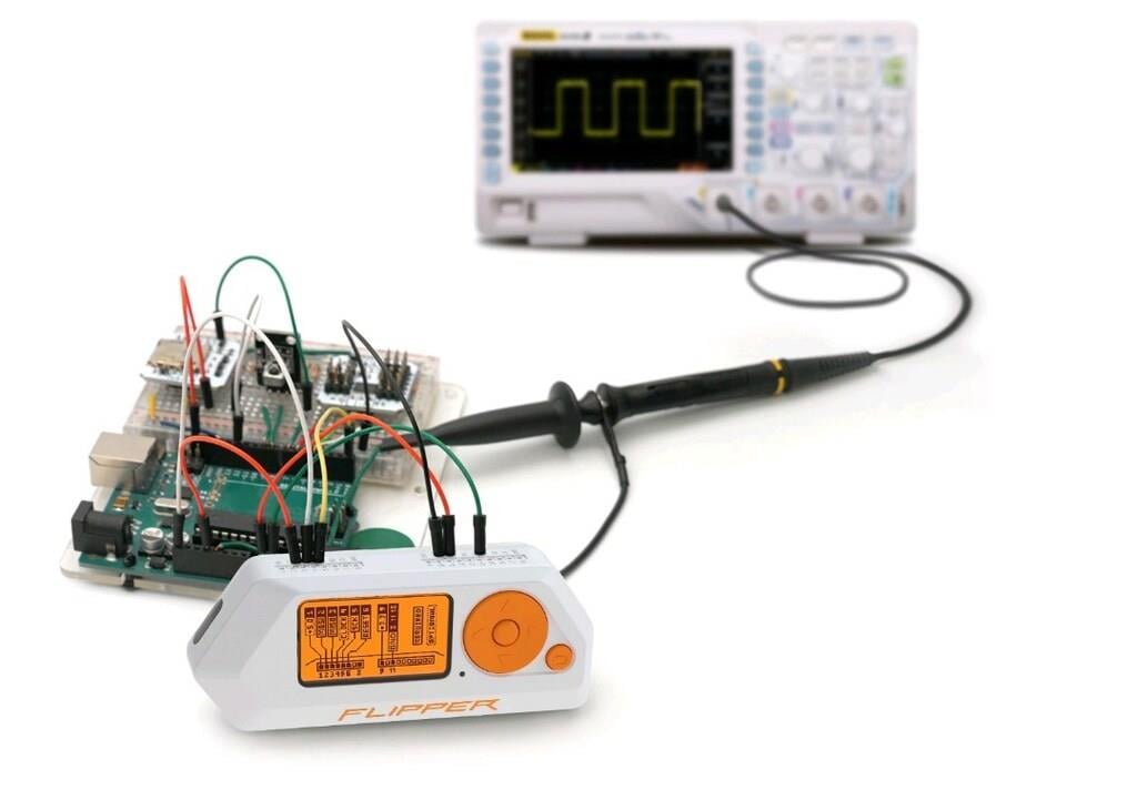 Flipper Zero - Multi-tool Device for Geeks