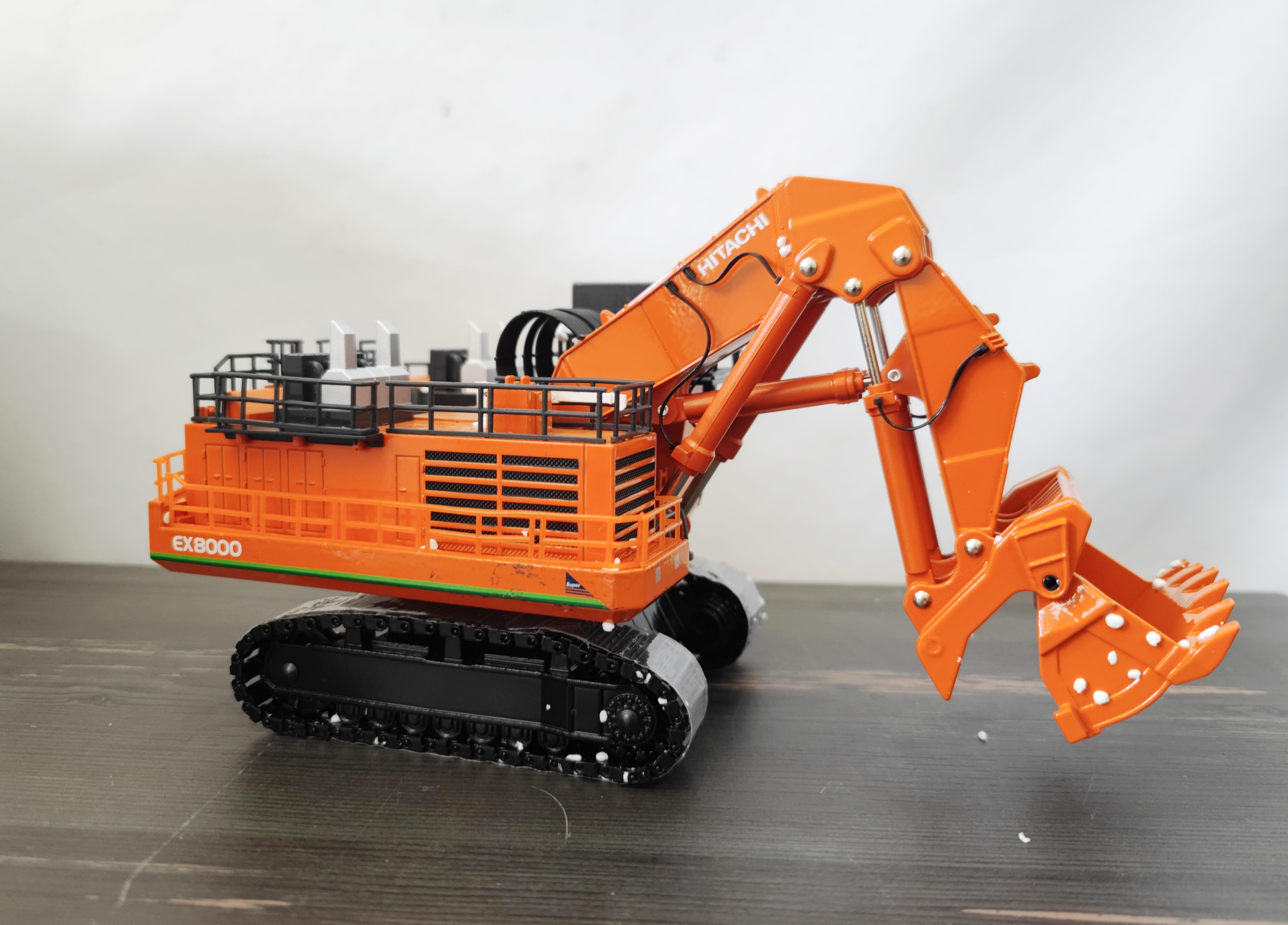 HITACHI EX8000 Mine Excavator 1/87 DIECAST