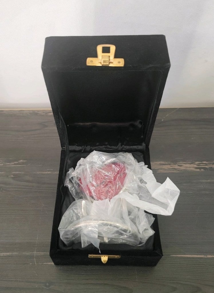 Klasik Kalp Şeklinde Hatıra Kül Kutusu ve Stand
