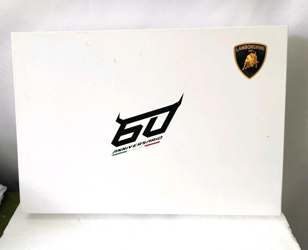 Lamborghini Urus S Perfomante Car Care & Cleaning Set