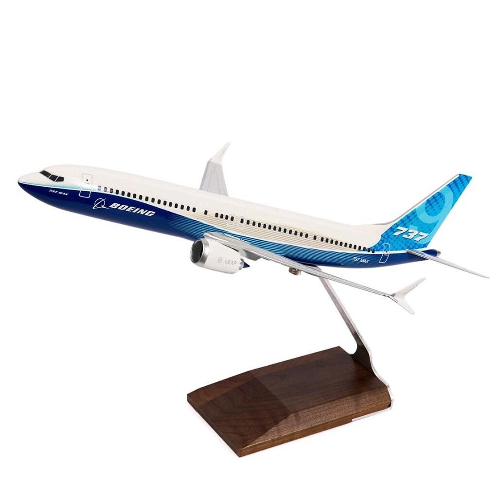 Pacmin - Boeing Unified 737 MAX 9 1:100 Model