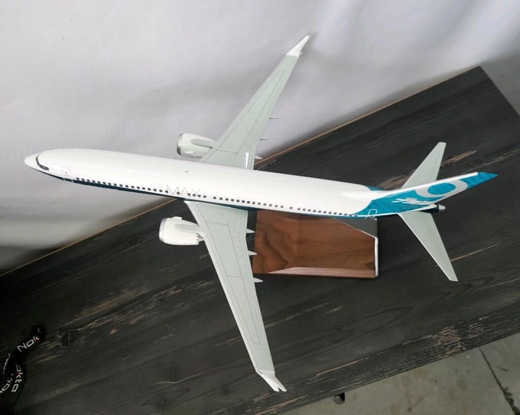 Pacmin - Boeing Unified 737 MAX 9 1:100 Model