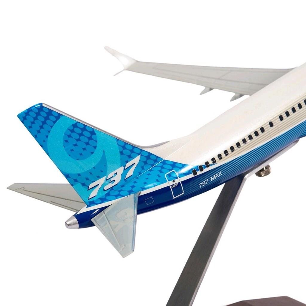 Pacmin - Boeing Unified 737 MAX 9 1:100 Model