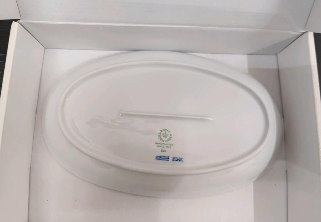 Royal Copenhagen 2-500-623 Mavi Palmette Oval Tabak