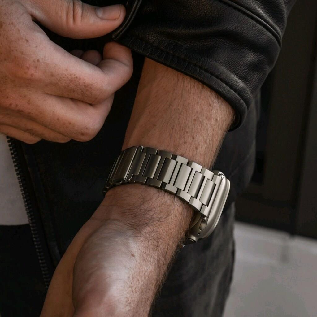 Sandmarc Titanium Edition - Apple Watch Ultra Band