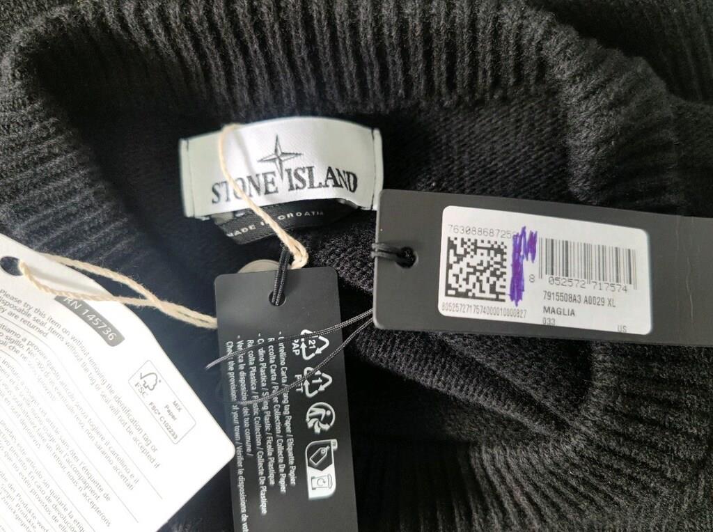 Stone İsland Men Crew Neck Sweater - Black / 7915508A0029