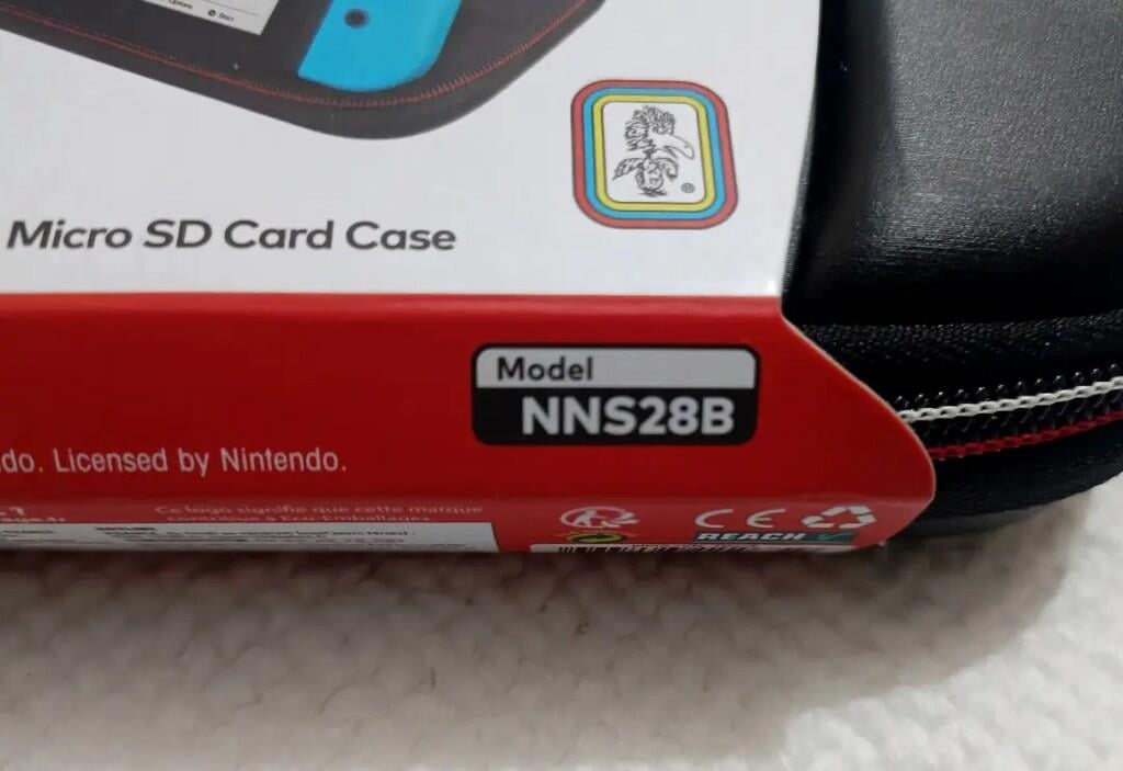 Switch Travel Case NNS28B