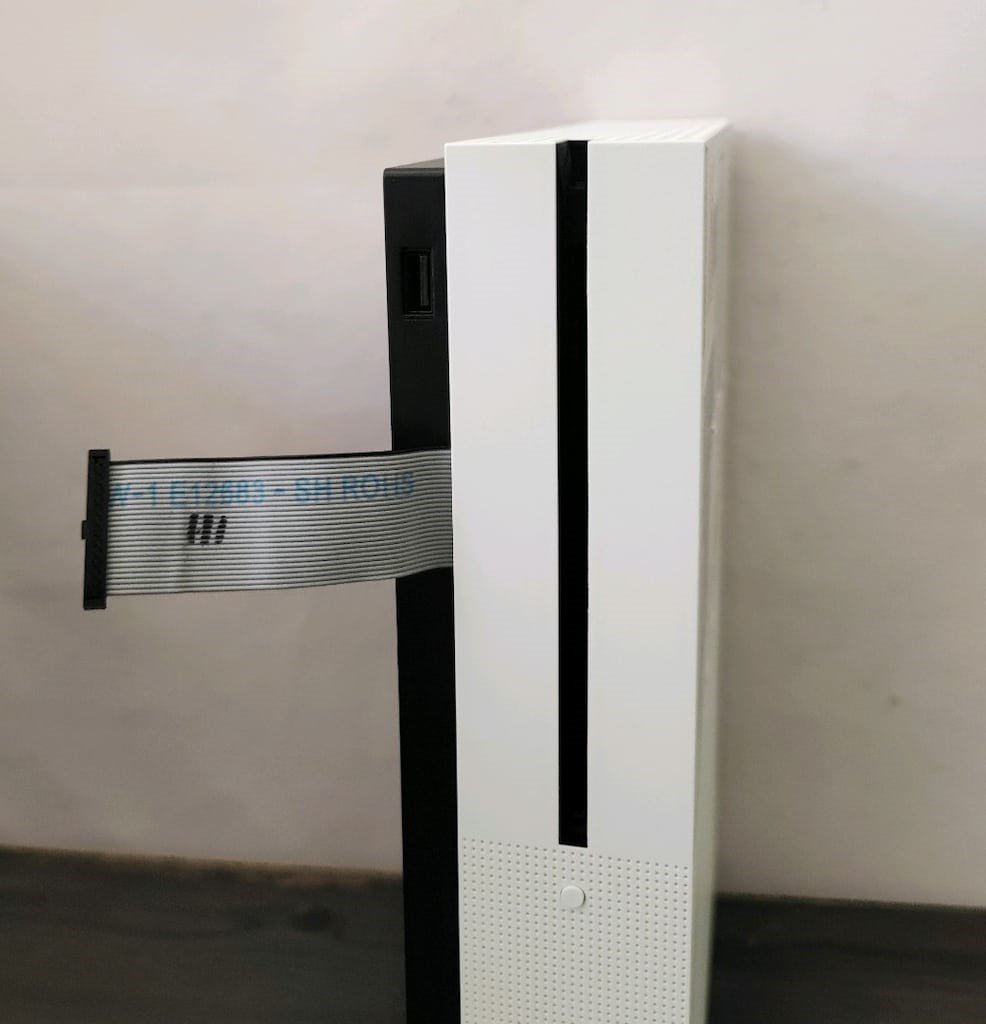 XBox One S - Prototype