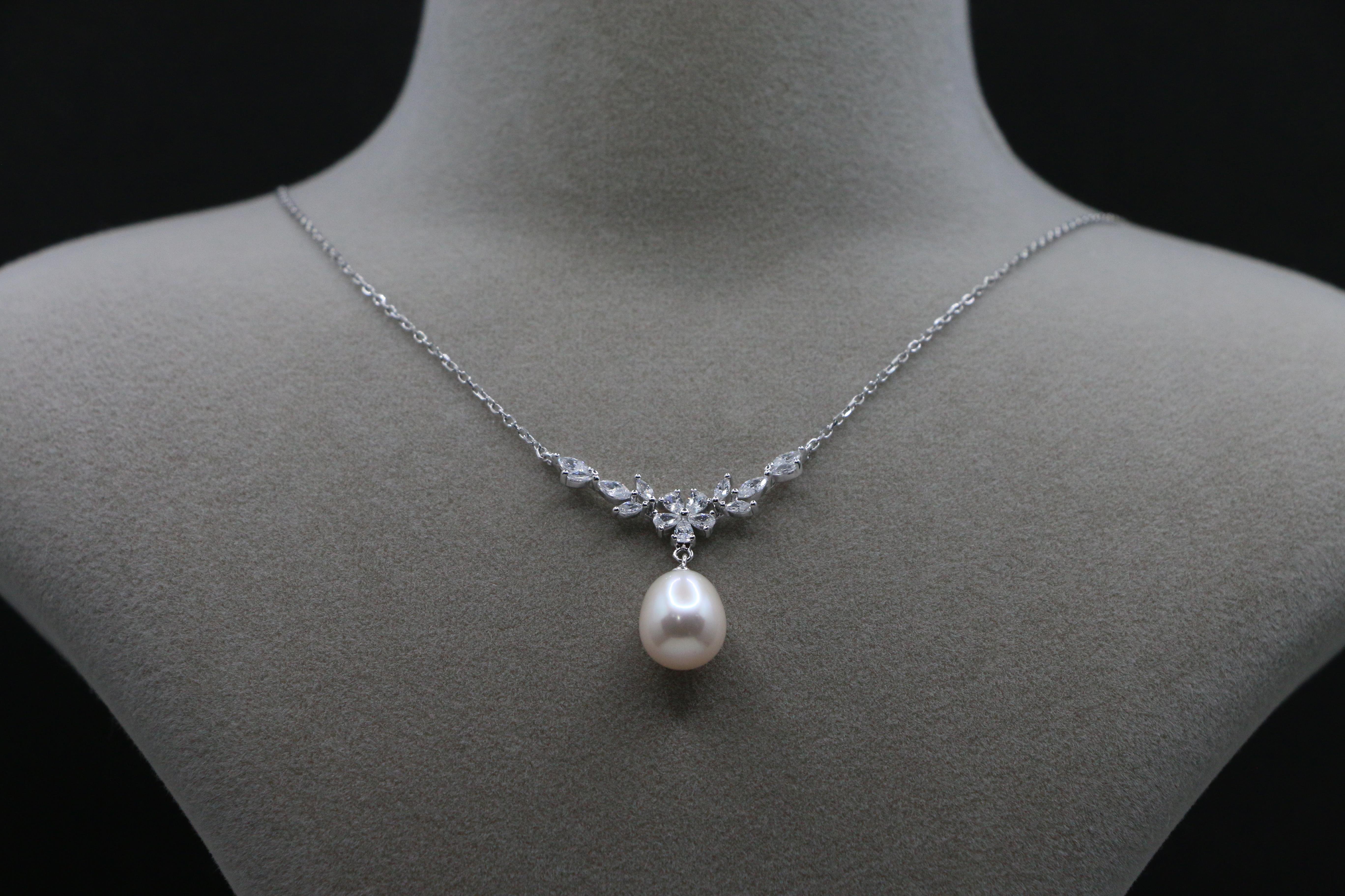 LUMINESCENCE OF PEARL
