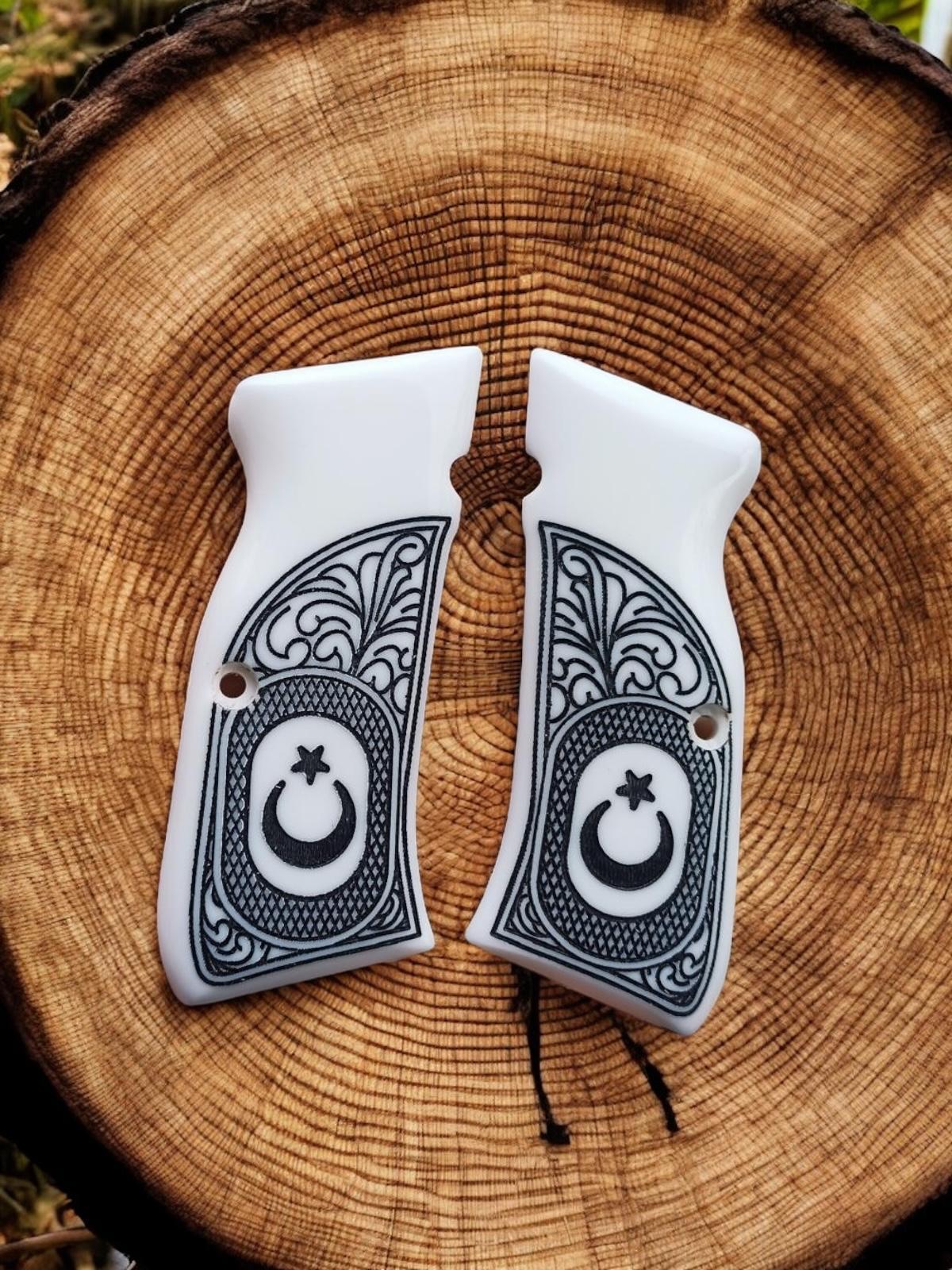 Ay yıldız işlemeli yarım dekor beyaz sedef kabze