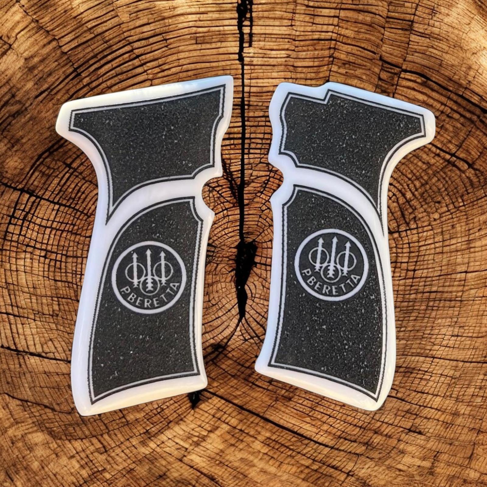 Beretta amblemli full dekor beyaz sedef kabze