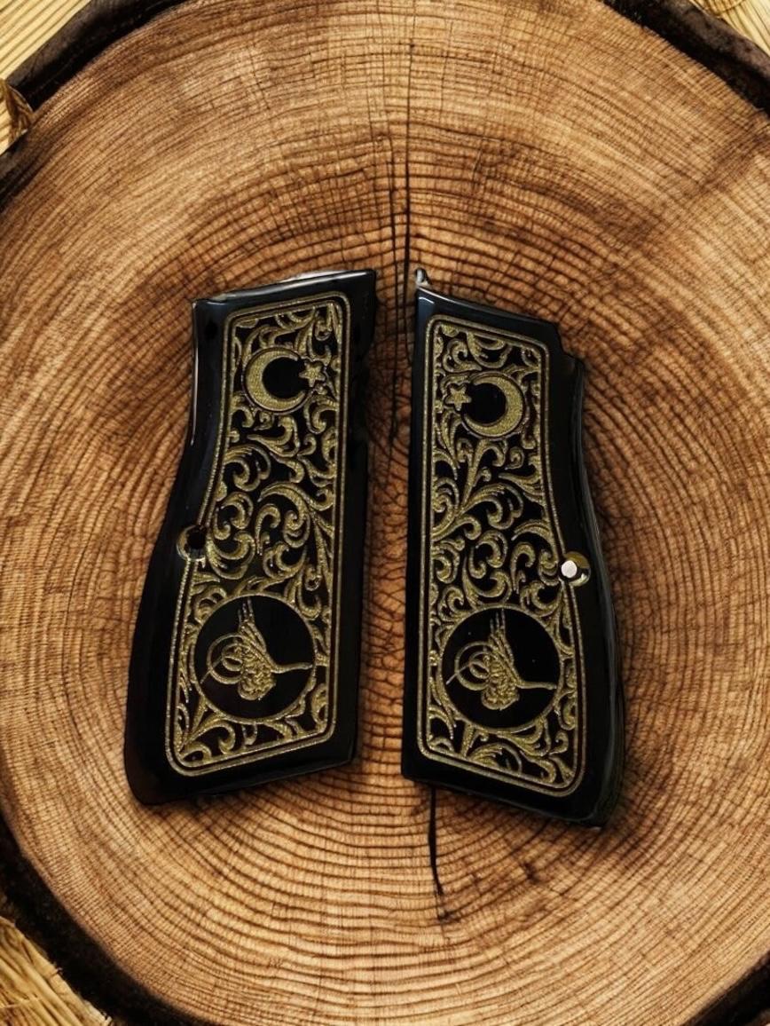 Browning ay yıldız ve osmanlı tuğralı altın yaldız işlemeli siyah sedef kabze