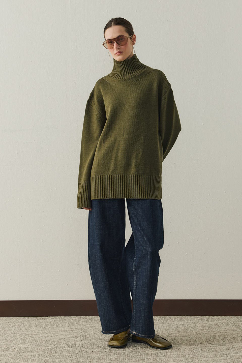 Haki Arden Oversize Boğazlı Triko Kazak