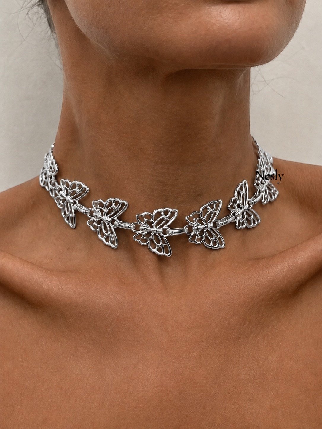     Silver Butterfly Kolye