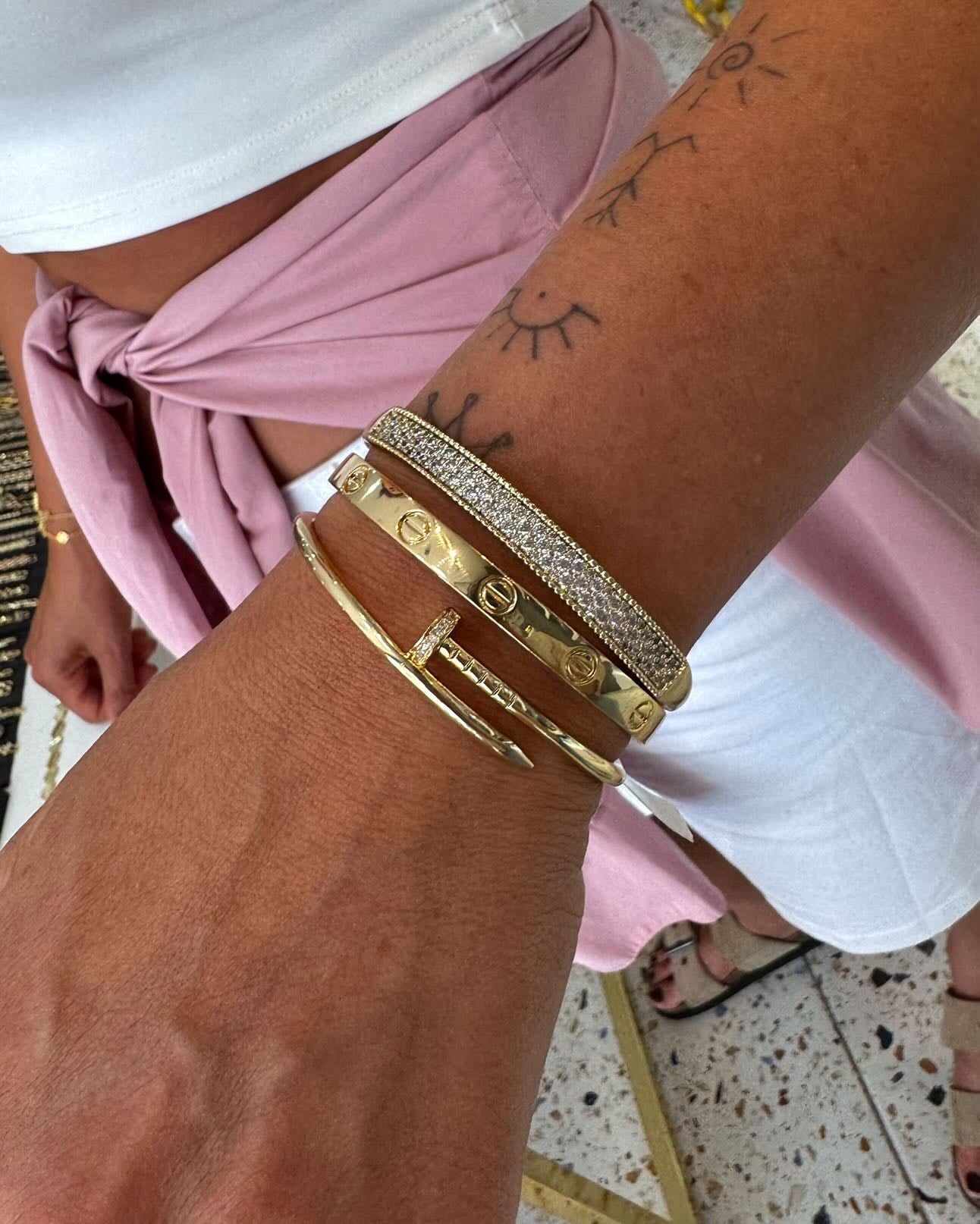 14K Gold Vip Taşlı Kelepçe Biezik