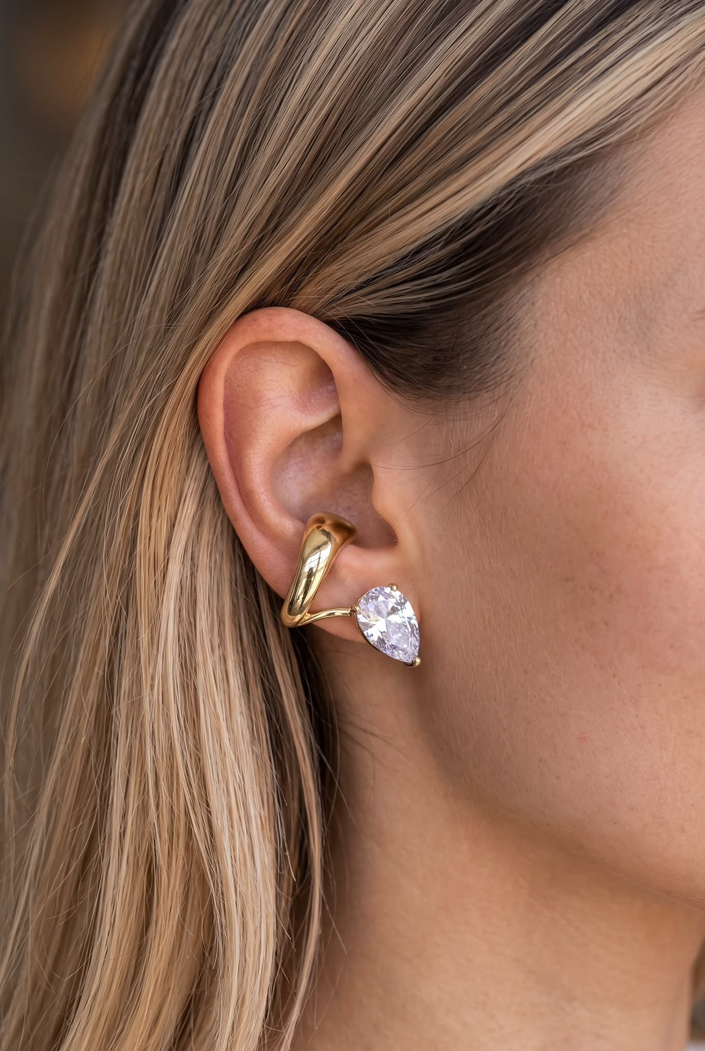 Damla Taşlı Diamond  Ear Cuff 