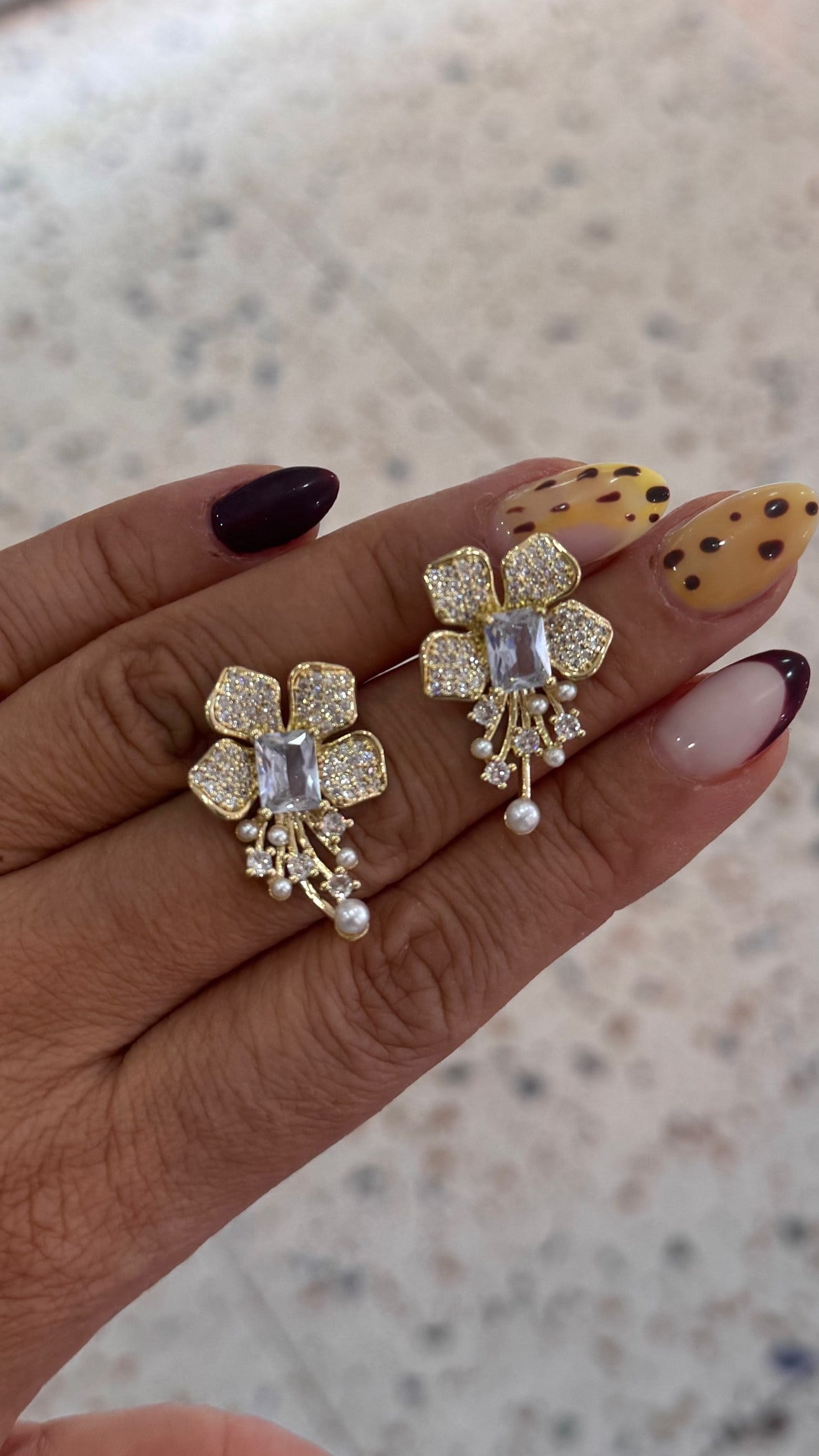 İncili Çiçek Küpe Gold