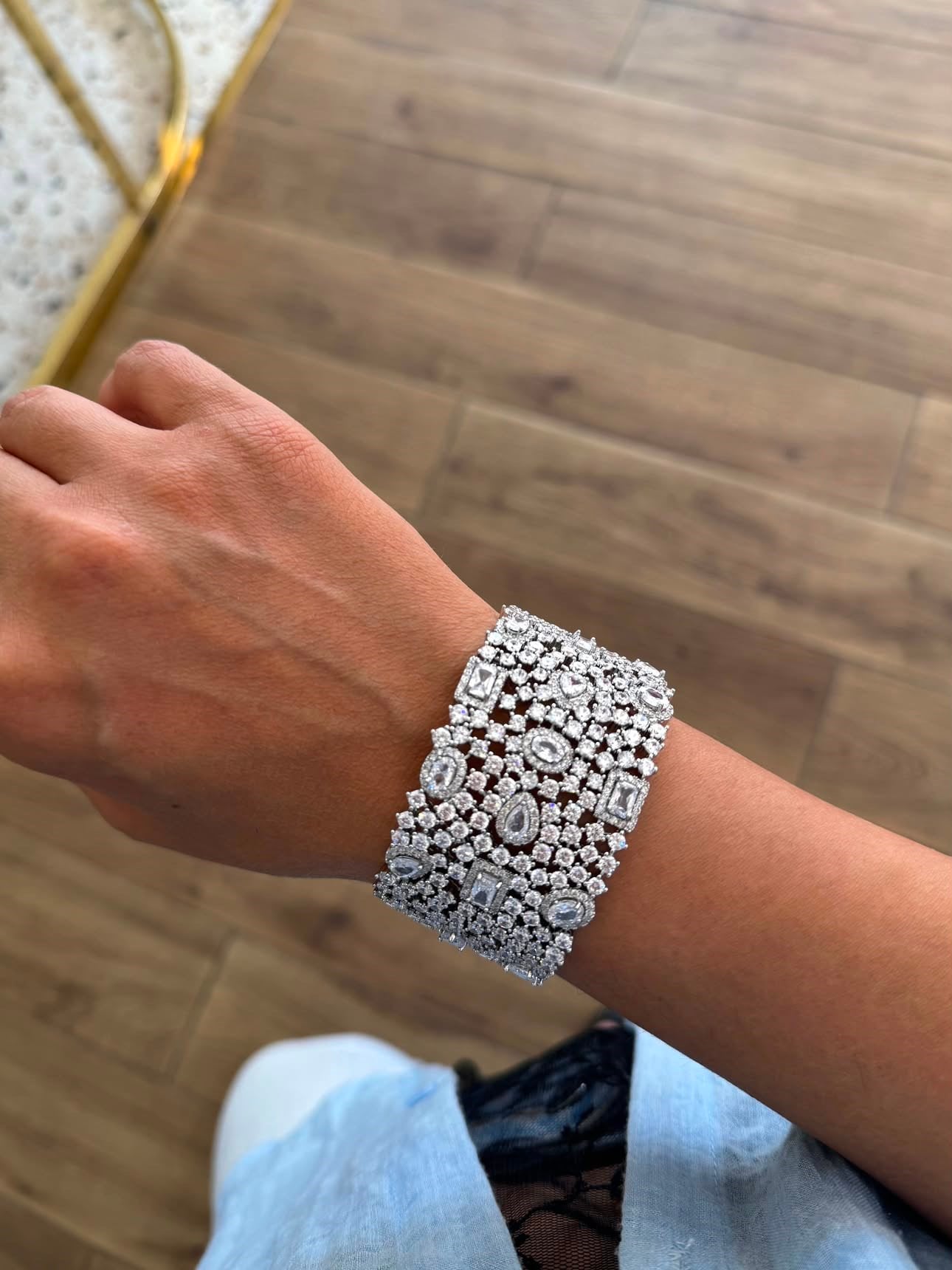 Magnifica White Bileklik | Nesly Özel Koleksiyon